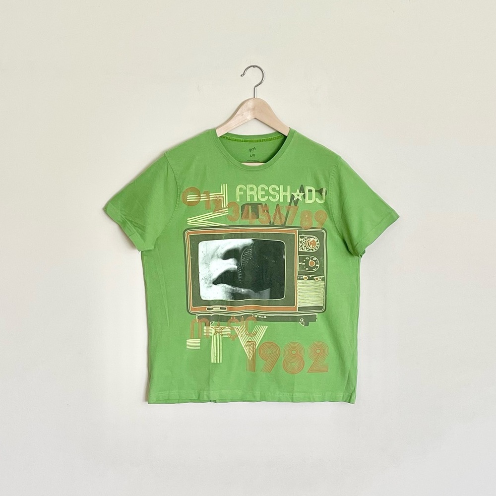 G:21 Retro Television Set Font Graphic Green T Shirt Adult size Large